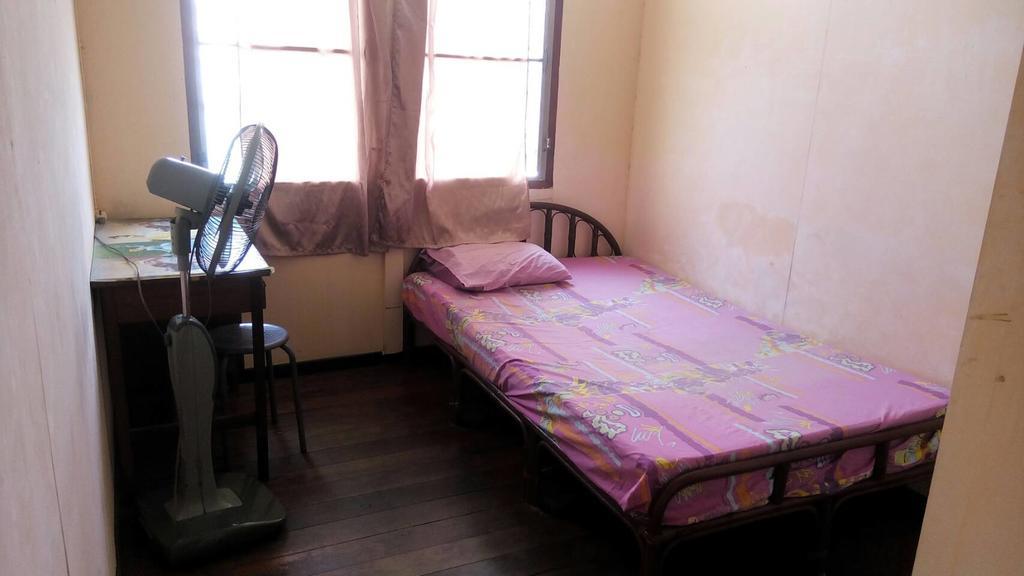 Anurak Guesthouse Bangkok Ngoại thất bức ảnh
